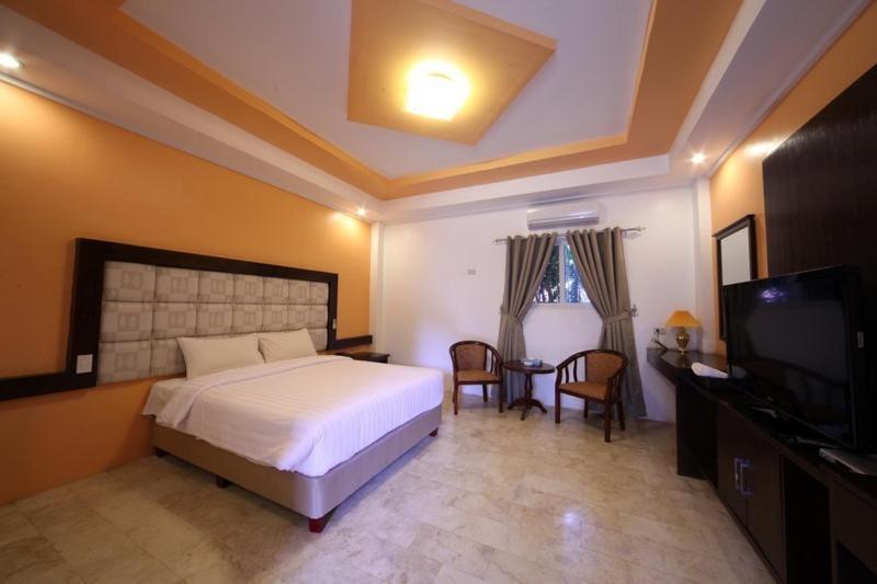 Woodland Hotel Angeles Ruang foto