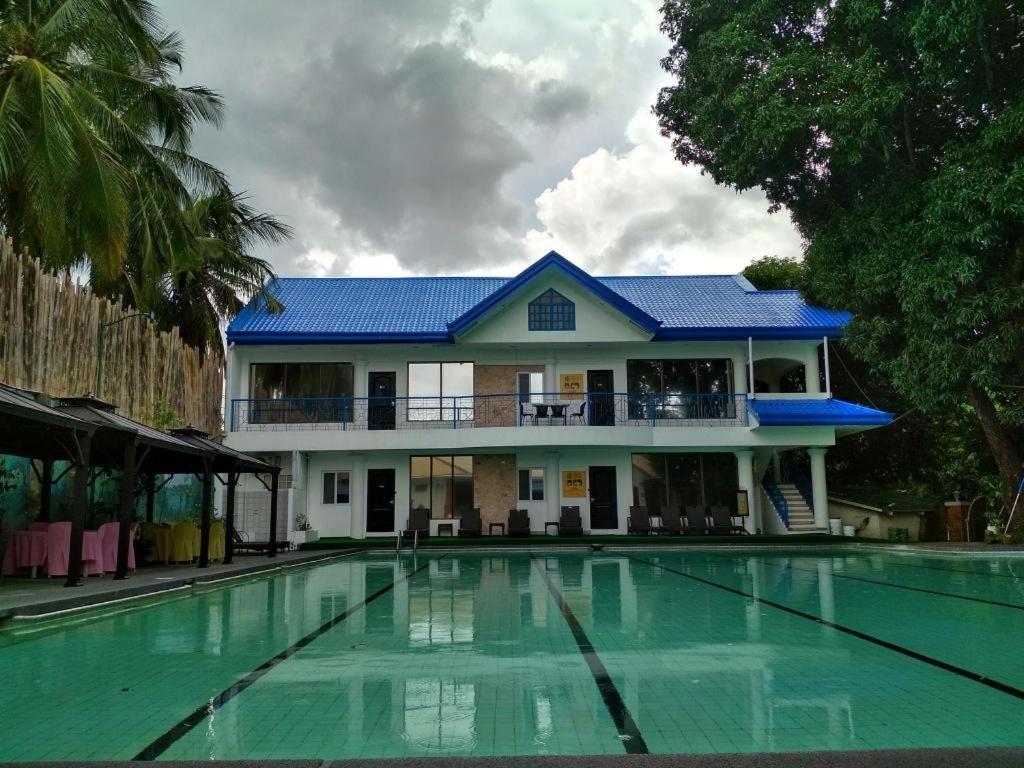 Woodland Hotel Angeles Bagian luar foto